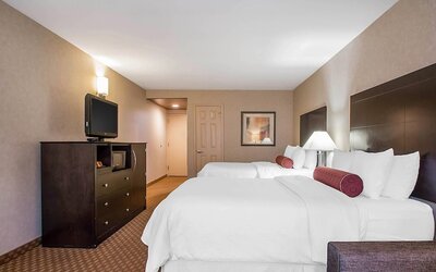 Clarion Inn Elmhurst - Oak Brook near I-88, I-290, I-294
