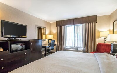 Clarion Inn Elmhurst - Oak Brook near I-88, I-290, I-294