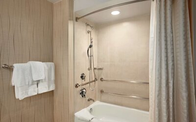 Hilton Rosemont Chicago O'Hare