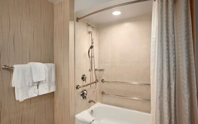 Hilton Rosemont Chicago O'Hare