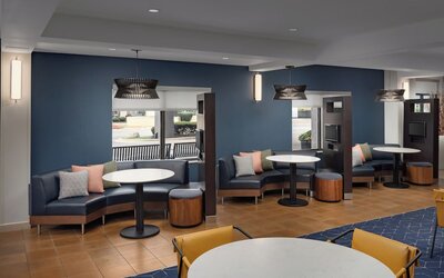 Courtyard by Marriott Chicago Midway Airport