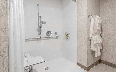 Holiday Inn Express & Suites Chicago O'Hare Airport by IHG