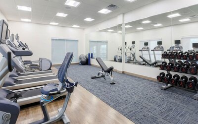 Holiday Inn Express & Suites Chicago O'Hare Airport by IHG