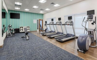 Holiday Inn Express & Suites Chicago O'Hare Airport by IHG