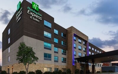 Holiday Inn Express & Suites Chicago O'Hare Airport by IHG