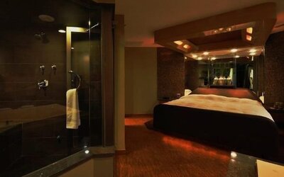 The Champagne Lodge & Luxury Suites