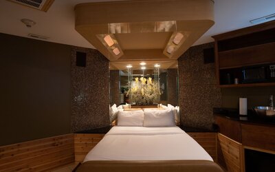 The Champagne Lodge & Luxury Suites