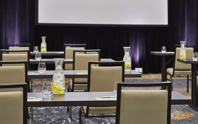 Renaissance Chicago Glenview Suites Hotel