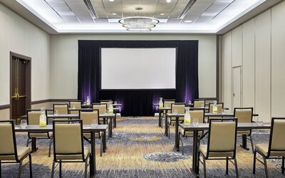 Renaissance Chicago Glenview Suites Hotel