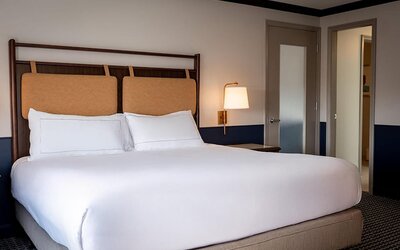 Hilton Orrington / Evanston