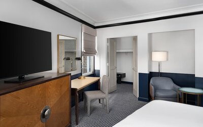 Hilton Orrington / Evanston