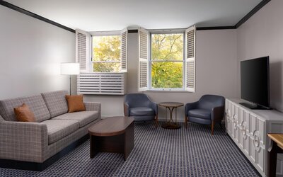 Hilton Orrington / Evanston