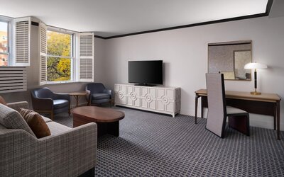Hilton Orrington / Evanston