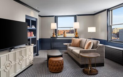 Hilton Orrington / Evanston