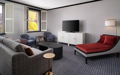 Hilton Orrington / Evanston