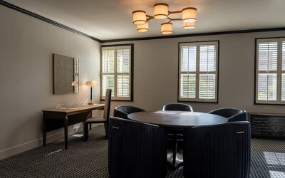 Hilton Orrington / Evanston