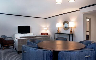 Hilton Orrington / Evanston