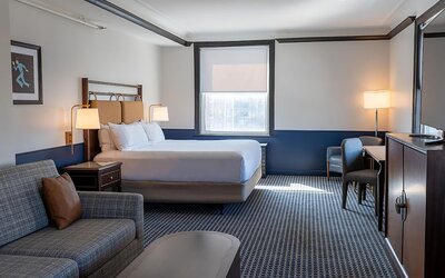 Hilton Orrington / Evanston