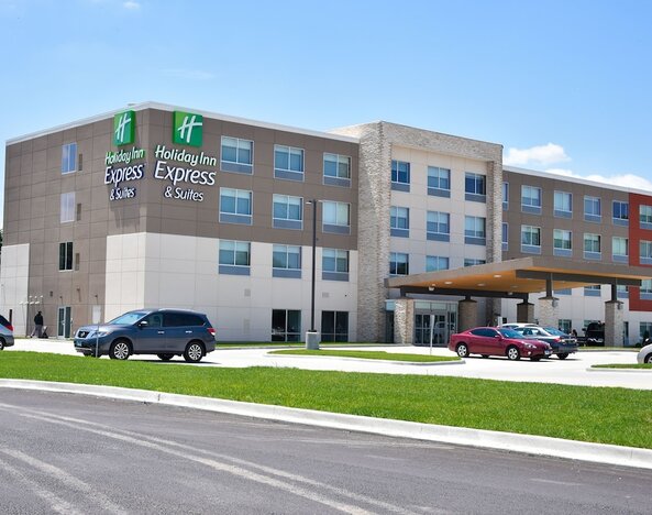 Holiday Inn Express & Suites Bensenville - O'Hare by IHG