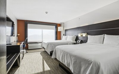 Holiday Inn Express & Suites Bensenville - O'Hare by IHG