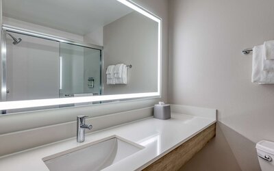 Holiday Inn Express & Suites Bensenville - O'Hare by IHG
