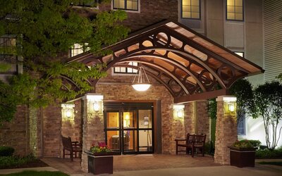 Staybridge Suites Chicago - Glenview by IHG