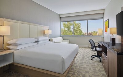 Delta Hotels by Marriott Chicago Willowbrook