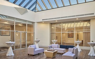 Delta Hotels by Marriott Chicago Willowbrook