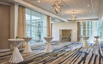 Delta Hotels by Marriott Chicago Willowbrook