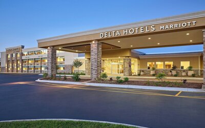 Delta Hotels by Marriott Chicago Willowbrook