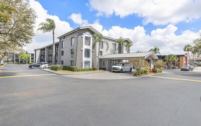 La Quinta Inn by Wyndham Miami Airport North