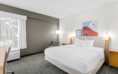 Spark by Hilton Des Plaines Chicago O'Hare