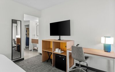 Spark by Hilton Des Plaines Chicago O'Hare