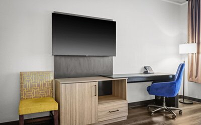 La Quinta Inn & Suites by Wyndham Miami Airport West