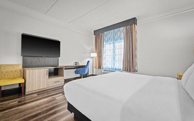 La Quinta Inn & Suites by Wyndham Miami Airport West