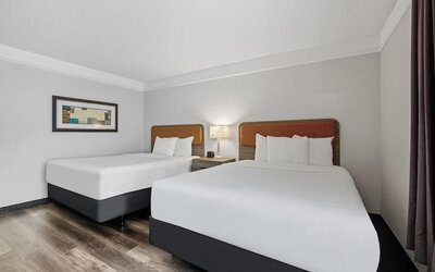 La Quinta Inn & Suites by Wyndham Miami Airport West