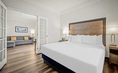 La Quinta Inn & Suites by Wyndham Miami Airport West