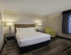 La Quinta Inn & Suites by Wyndham Miami Airport West