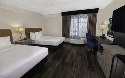 La Quinta Inn & Suites by Wyndham Miami Airport West