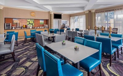 La Quinta Inn & Suites by Wyndham Miami Airport West