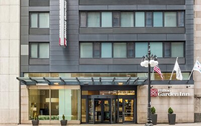 Hilton Garden Inn Chicago Downtown Riverwalk