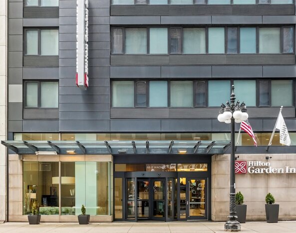 Hilton Garden Inn Chicago Downtown Riverwalk