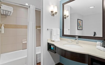 Hilton Garden Inn Chicago Downtown Riverwalk