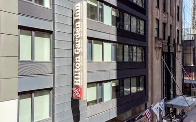 Hilton Garden Inn Chicago Downtown Riverwalk
