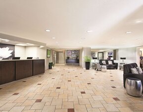 La Quinta Inn & Suites by Wyndham Miami Airport East