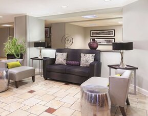La Quinta Inn & Suites by Wyndham Miami Airport East