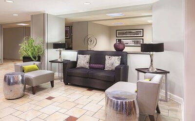 La Quinta Inn & Suites by Wyndham Miami Airport East