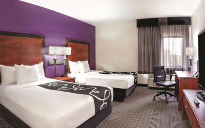 La Quinta Inn & Suites by Wyndham Miami Airport East