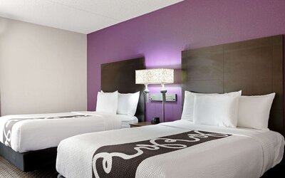 La Quinta Inn & Suites by Wyndham Miami Airport East