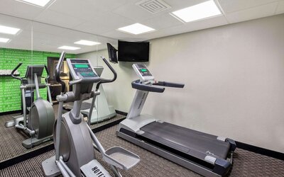 La Quinta Inn & Suites by Wyndham Miami Airport East